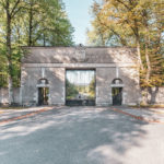 Iedzīvotāju aicinājums piedalīties Rīgas kapsētu attīstības un apsaimniekošanas koncepcijas 2026–2035 sabiedriskajā apspriešanā, kurā iekļauta kapsētu kapacitātes analīze, kolumbāriju attīstība, vides ilgtspējas pasākumi un finanšu ilgtspējas risinājumi.