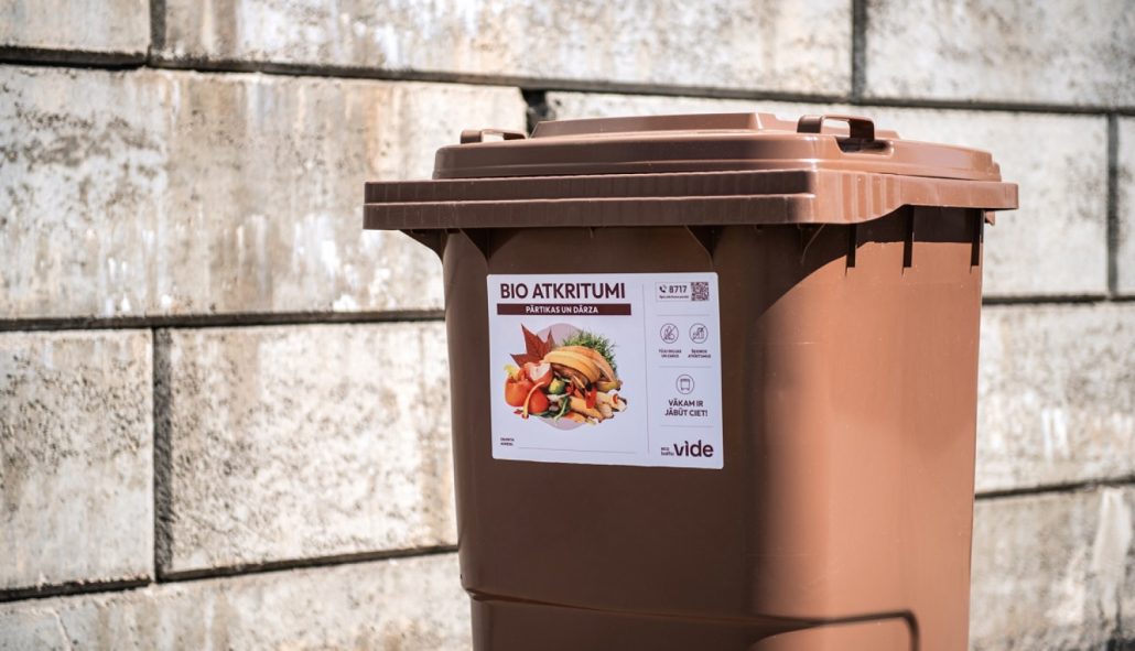 Rīdzinieki šķiro atkritumus Rīgā – videi draudzīga šķirošana