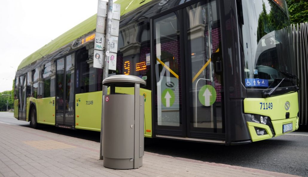 Rīgas pašvaldībā jaunas atkritumu urnas