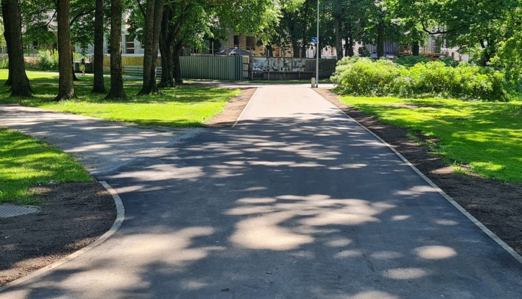 Atjaunoti celiņi Latgales parkā