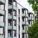 Īres daudzīvokļu mājas pedagogiem, kā arī Rīgas pašvaldība aicina iedzīvotājus iesaistīties mājas pārvaldīšanā un izvēlēties piemērotāko pārvaldīšanas modeli pēc privatizācijas.