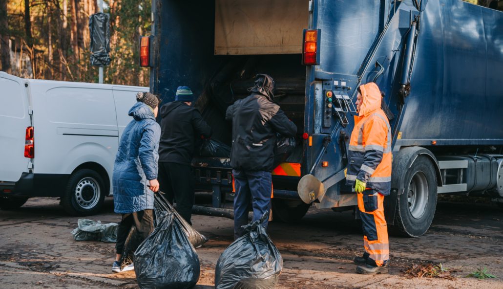 Otrā nedēļa lapu nodošana Rīgā – rīdzinieki nodevuši 1115 tonnas lapu, darbojas 34 bezmaksas nodošanas punkti.
