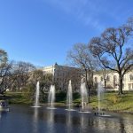 Rīgas pilsētas kanāls strūklaka pie Bastejkalna – jauns peldošu izgaismotu strūklaku komplekss ar daudzkrāsu LED apgaismojumu, dinamiskiem ūdens rakstiem un mūsdienīgu vadības sistēmu, kas veido vizuāli iespaidīgu pilsētvides objektu un piesaista rīdziniekus un tūristus.