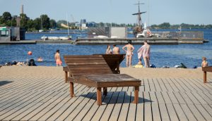 Rīga karstums peldvietas strūklakas – iedzīvotāji atvēsinās pie pludmales ūdens un pilsētas strūklakām vasaras karstumā, izmantojot arī publiski pieejamos dzeramā ūdens brīvkrānus pilsētvidē.