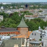 Rīgas centrs zaļā infrastruktūra – zaļie koridori un apstādījumi pilsētas centra ielās, kas palīdz mazināt karstuma salu efektu, uzlabot lietusūdens apsaimniekošanu, gaisa kvalitāti un bioloģisko daudzveidību Rīgā.
